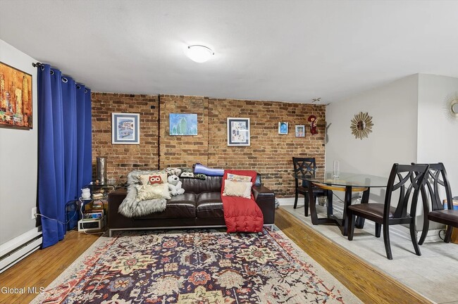82 Dove St Unit B