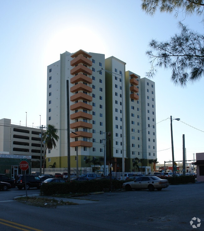Building Photo - Pinnacle Park