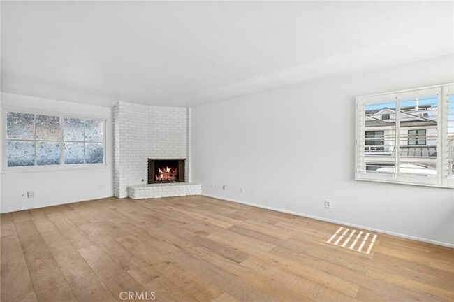 Photo - 121 Onyx Ave