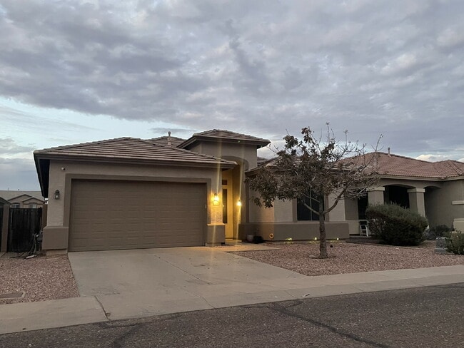 Building Photo - Coming Soon! 4 Bedroom 2 Bath!