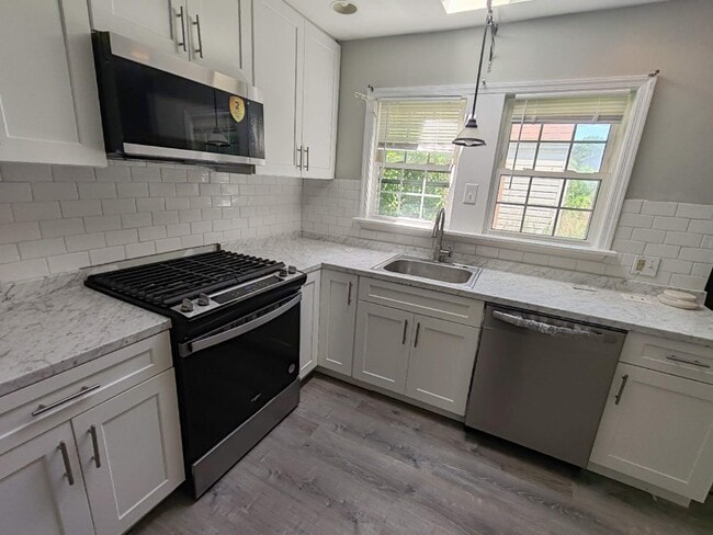 Photo - 1156 Main St
