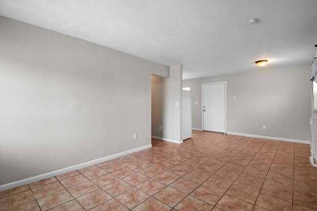 Photo - 1604-1608 Oak Dr Unidad 1604 Oak Dr