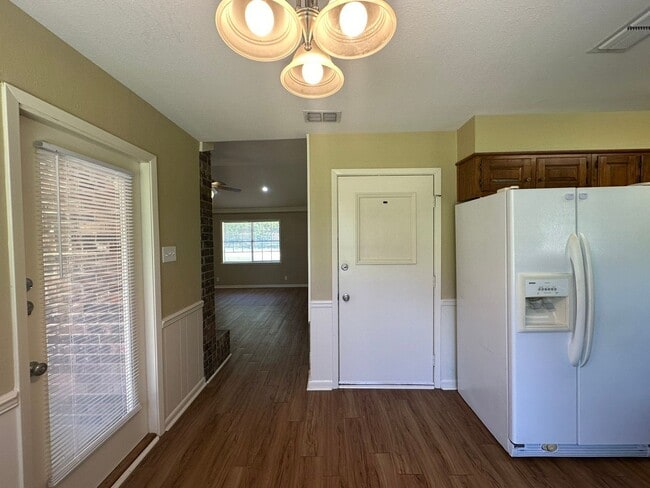 Photo - Charming 3 Bedroom in Flint!