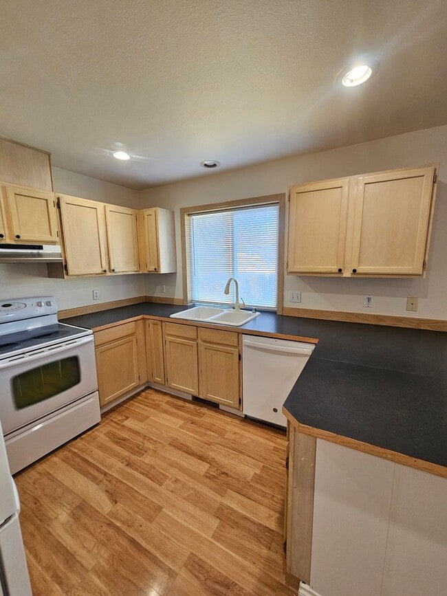 Photo - Three Bedroom Home in Desirable Neighborhood!