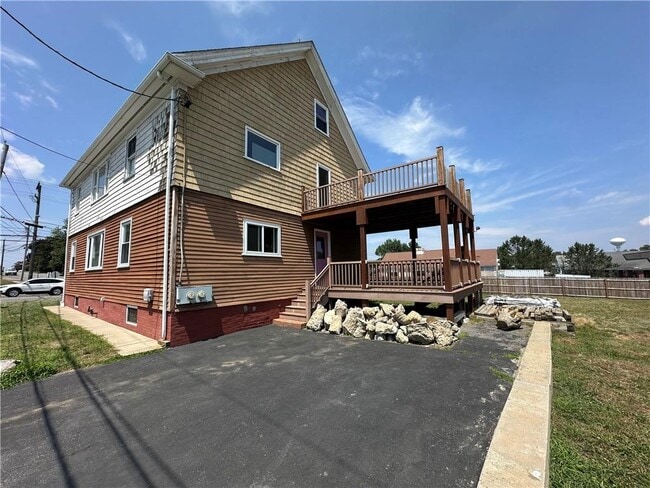 Building Photo - 2872 Pawtucket Ave Unit 1 Rental