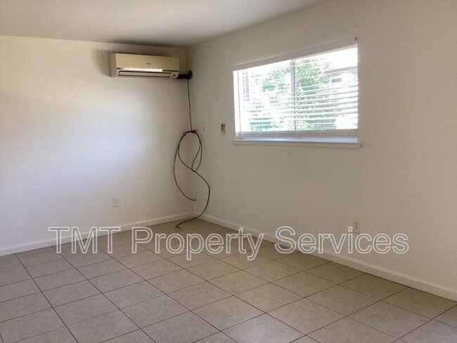 Photo - 3729 Branch St