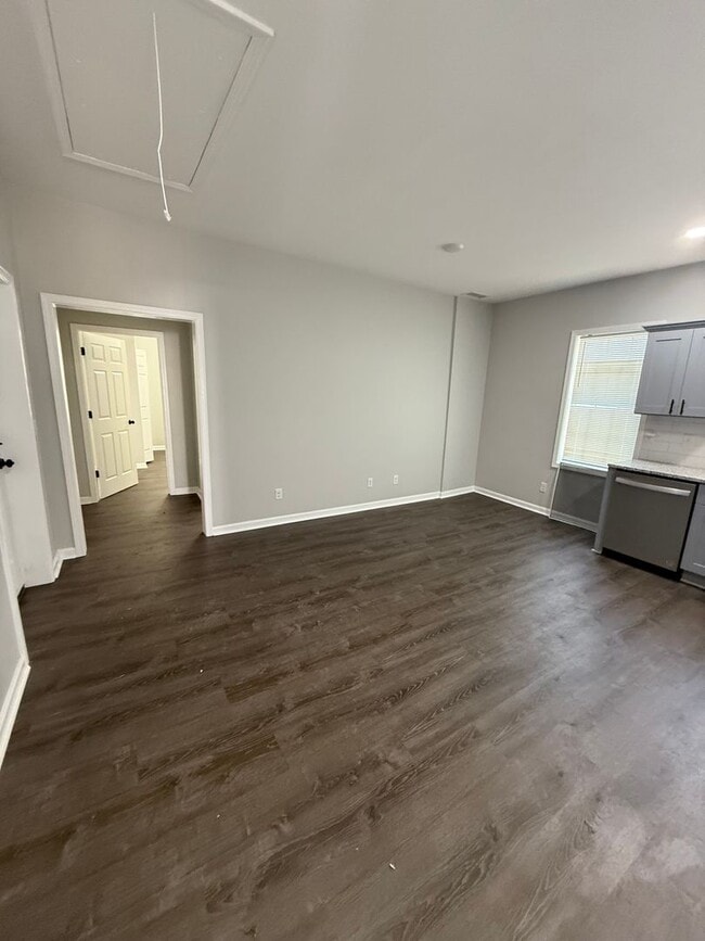 Photo - 1 Bed/1 Bath Apartment (Upstairs) Unit C