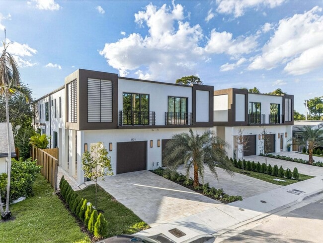 Photo - 1121 NE 17th Ave