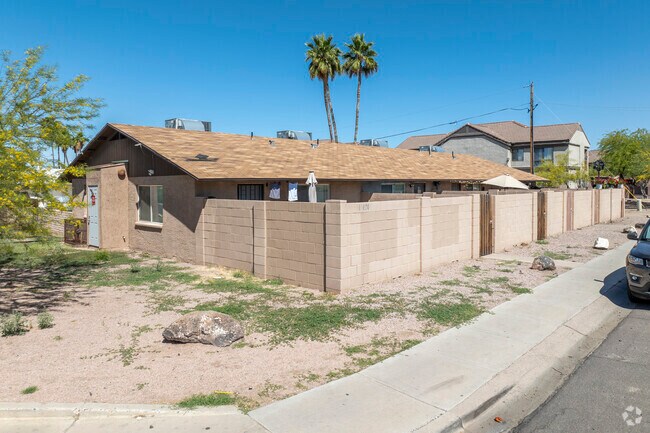 Photo - Desert View Apartments