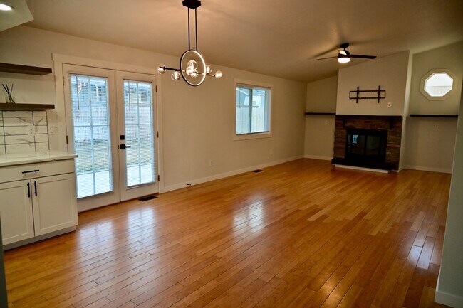 Photo - 4400 S Carbine Ave