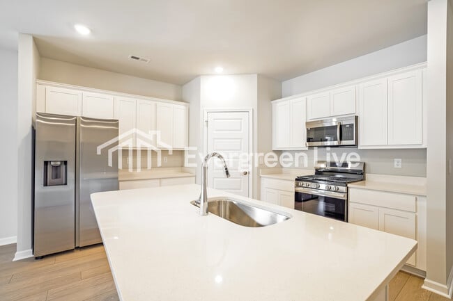 Photo - 28590 Whitehall Ln