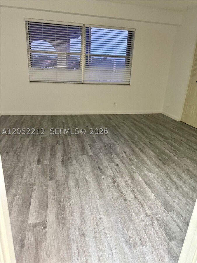 Photo - 1000 SW 125th Ave Unit 402N