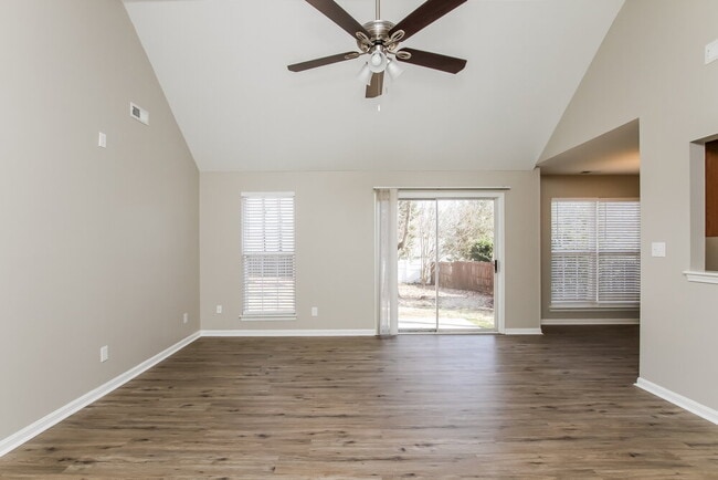 Photo - 505 Lisa Carol Dr