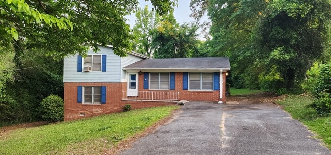 Photo - 1975 Thomas Drive