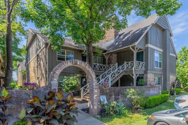 Building Photo - Heatherwood Apartments