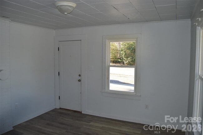 Photo - 515 S Elm St