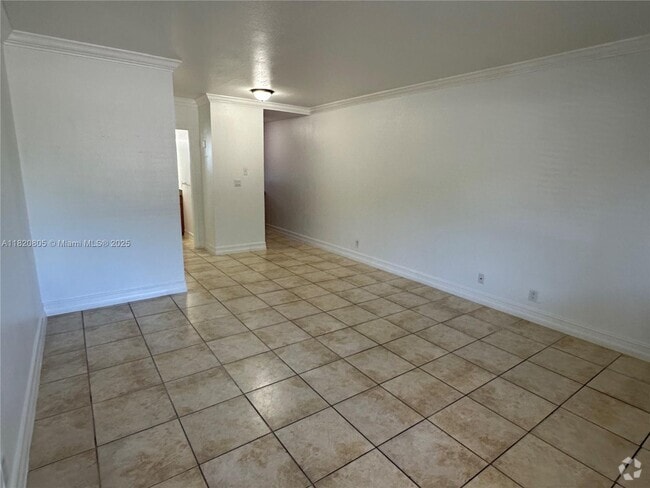 Building Photo - 1400 NE 56th St Unit 113 Rental