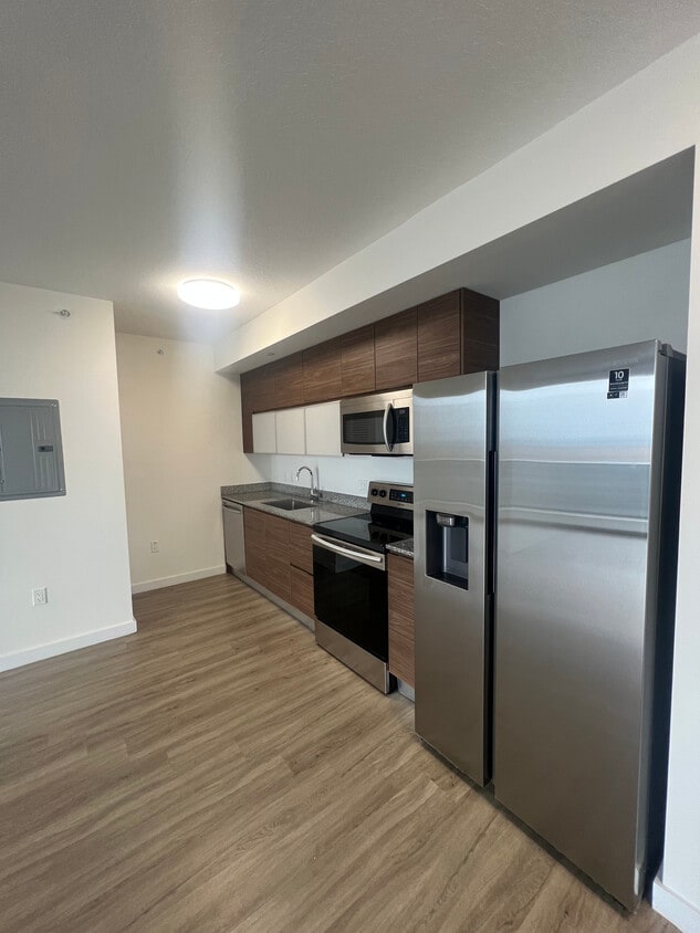 Photo - 186 NW 13th St (Miami, FL)