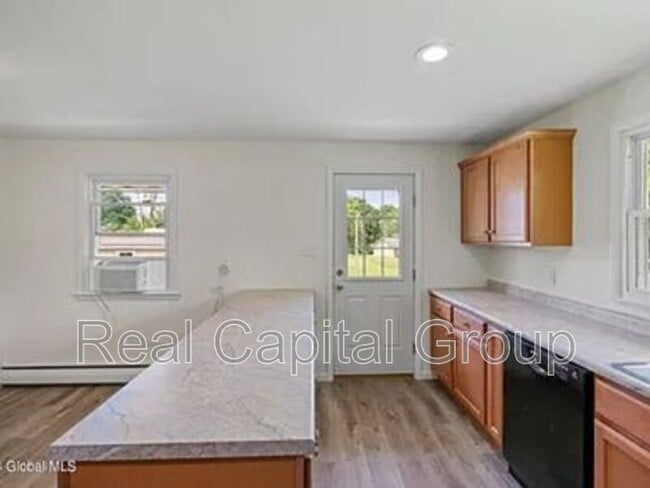 Photo - 309 Harlem St Unit 2