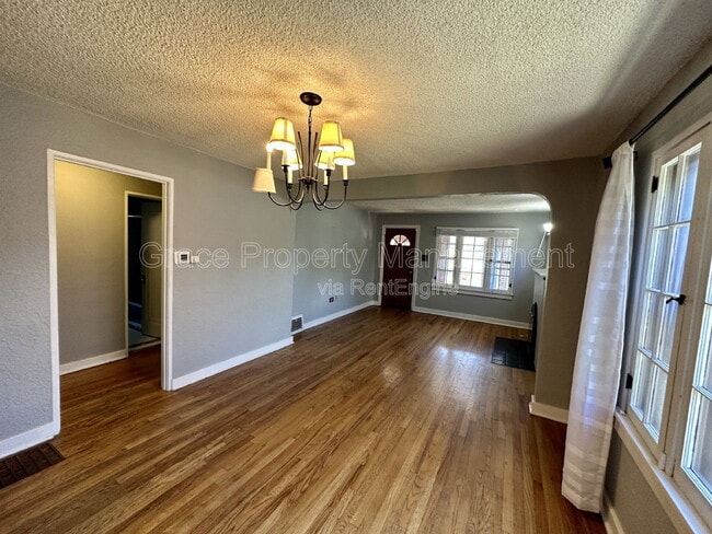 Photo - 4821 W 31st Ave