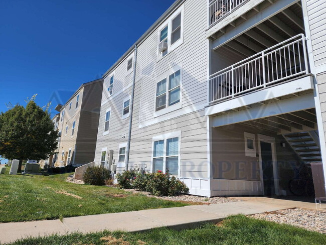 Single Room available in a 4 bedroom Condo - Single Room available in a 4 bedroom Condo
