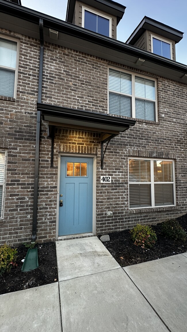 Photo - 1000 Henry Pl Blvd