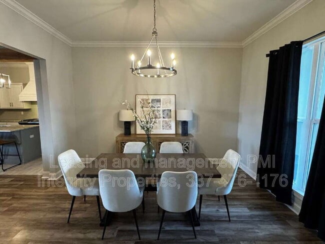 Photo - 200 Tennyson Dr