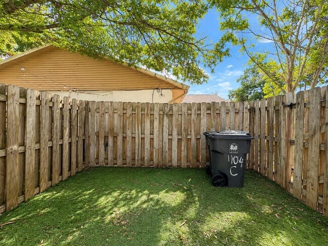 Photo - 1104 Goldenrod Rd