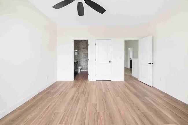 Photo - 395 Church St N