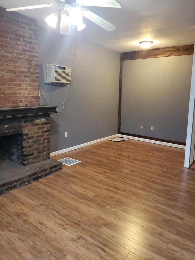 Photo - 120 S Graham St Unit 1