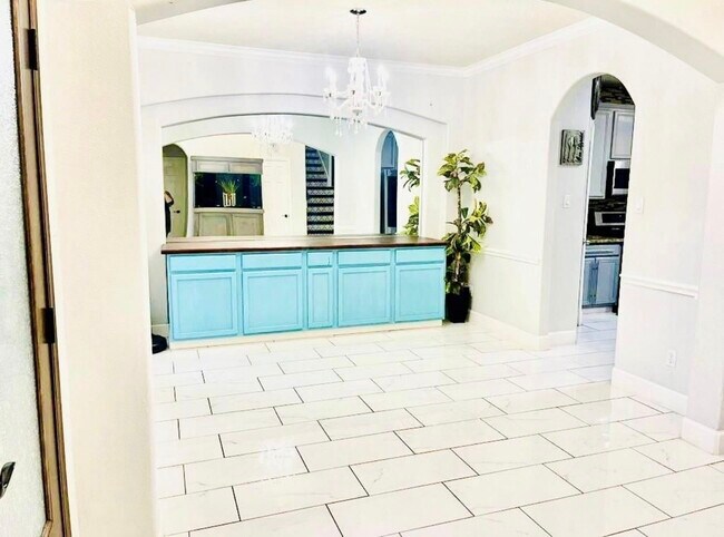 Photo - 5902 Crestford Park Ln