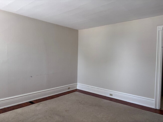 Photo - 1200 W 10th St Unit 3