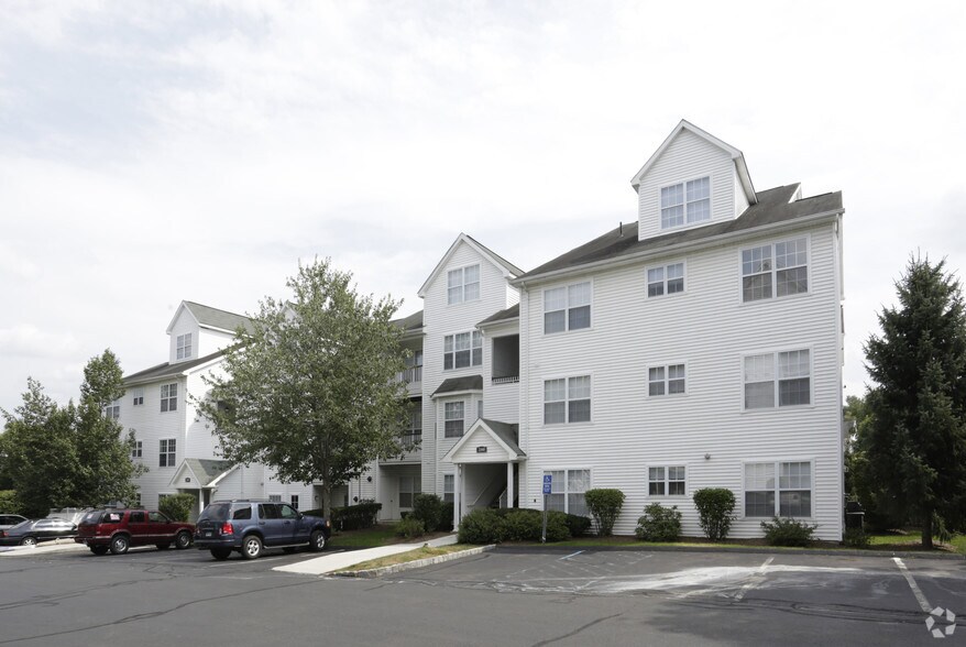 Ashwood Valley Apartments For Rent in Danbury, CT