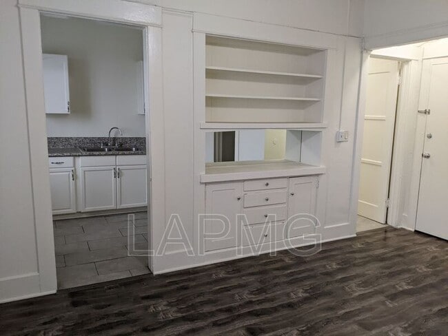 2913 S. Flower Street - 2913 S. Flower Street Condo Unit C05