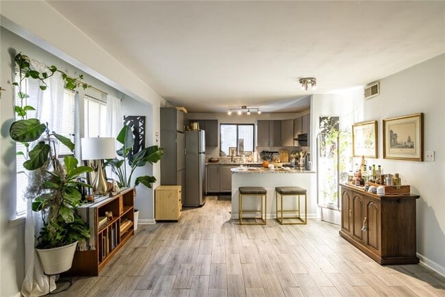 Building Photo - 2109 Defoors Ferry Rd NW