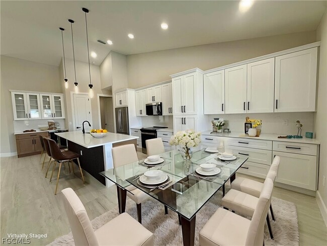 Photo - 106 NE 8th Pl