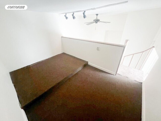 Photo - 10 W 87th St