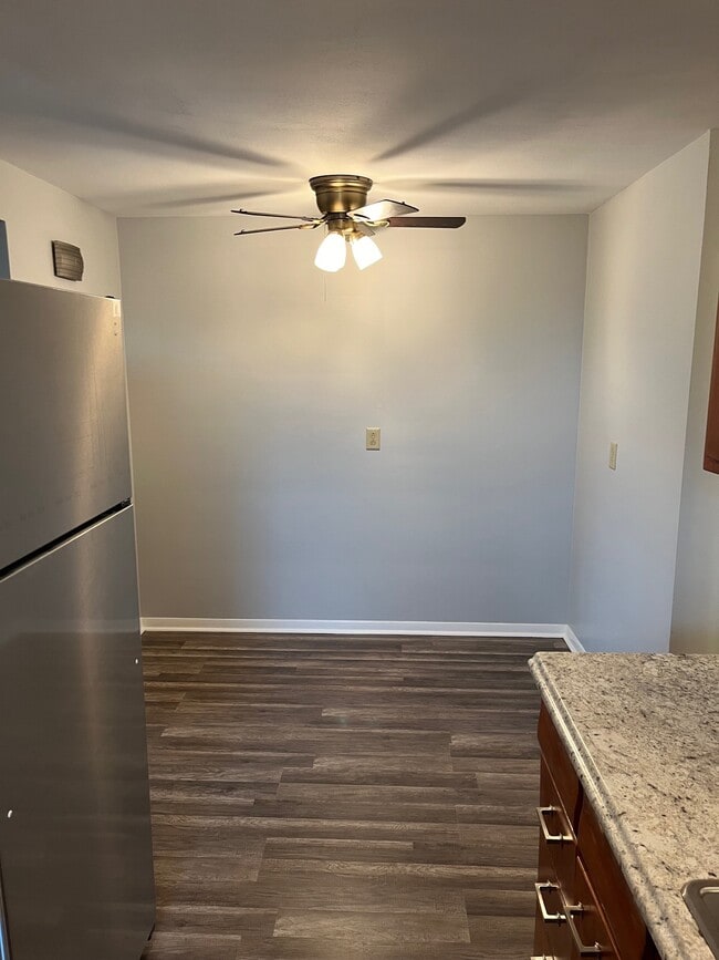 Dining area - 24 Joseph Dr Unit 2