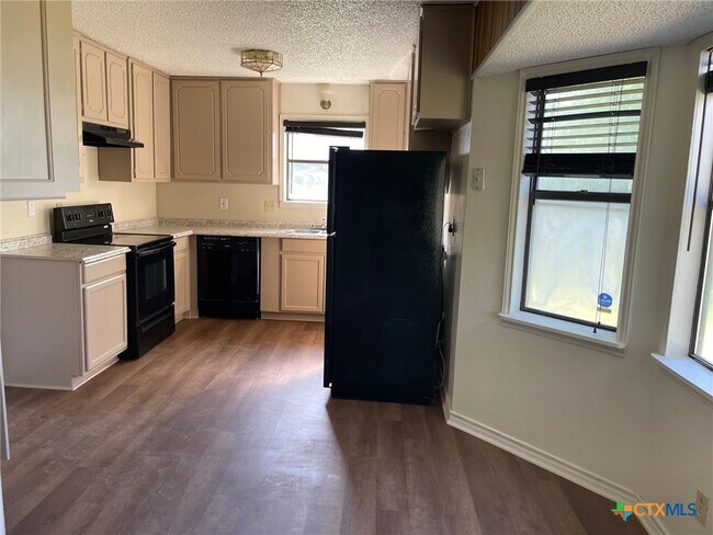Photo - 2403 Hunt Dr