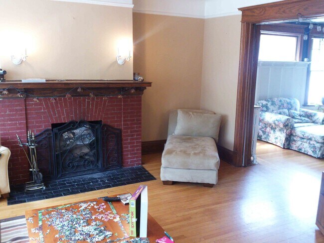 Photo - 3243 N Hackett Ave Unidad 3243