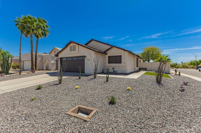 Photo - 8735 E Moreland St