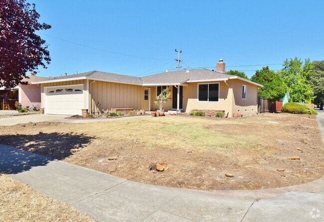 Building Photo - $3395 / 3 BR - NICELY REMODELED SUNDALE HO... Rental