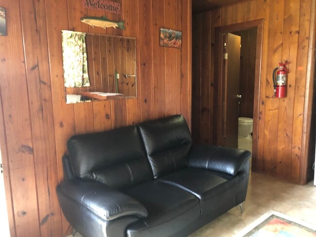 Espacio diáfano (sin amueblar) - 2854 Tindel Camp Rd Unidad 5