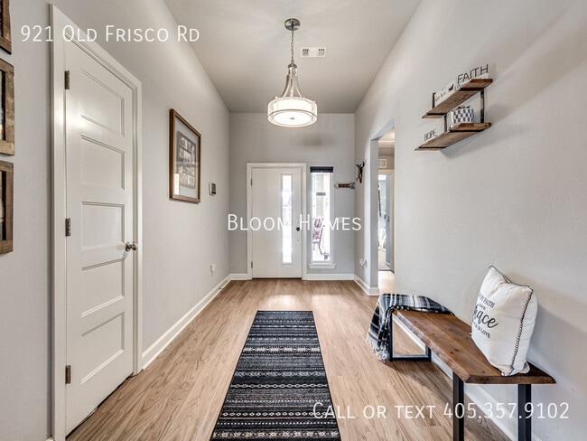 Photo - 921 Old Frisco Rd