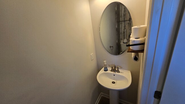 Photo - 2539 Grove Park Way