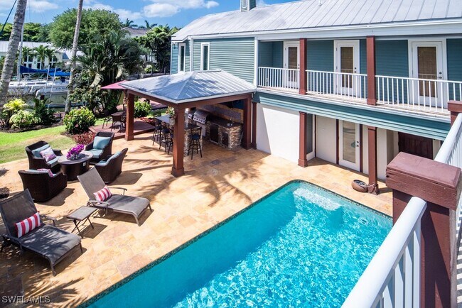 Photo - 374 14th Ave S