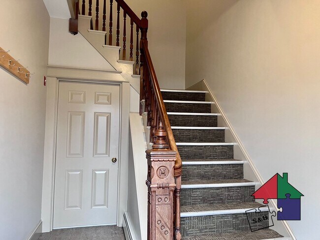 Photo - 14 Ayers St Unit 2