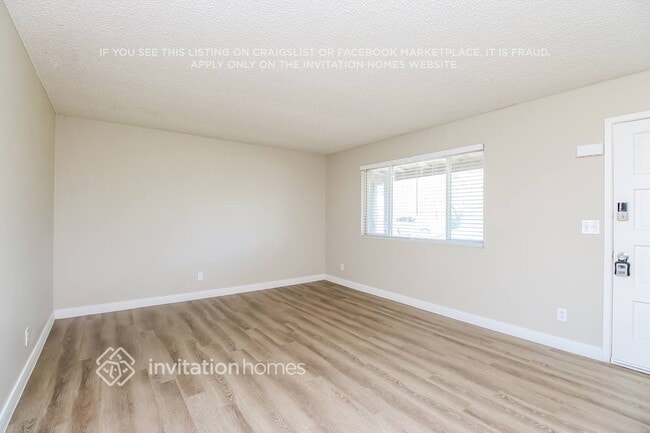 Photo - 1249 E 8th St
