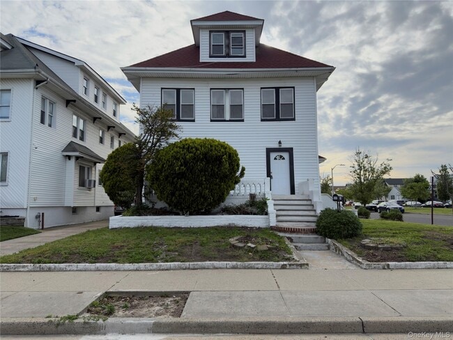 Building Photo - 302 W Hudson St