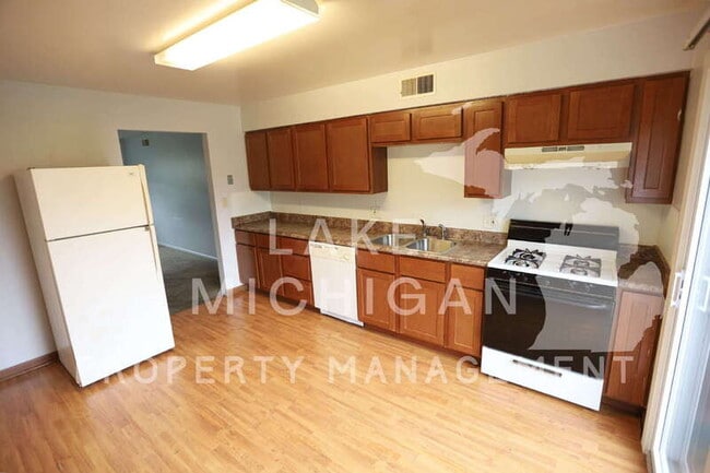 2057 Andrew St SE